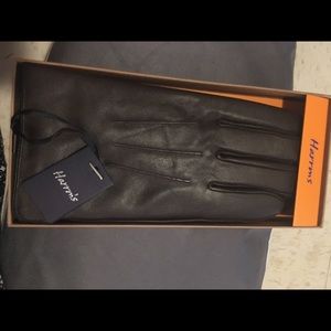Men’s brown leather gloves